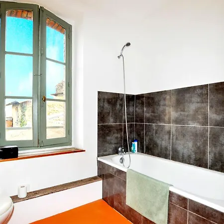 3 Bedroom Pet Friendly In * Castelreng