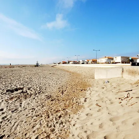 Vakantiehuis 3 Bedroom Beautiful In *